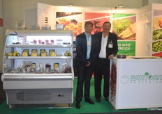 Abhijeet and his father Suhas Sethiya from Santosh Packaging. The company specializes in the packaging of pomegranate arils.